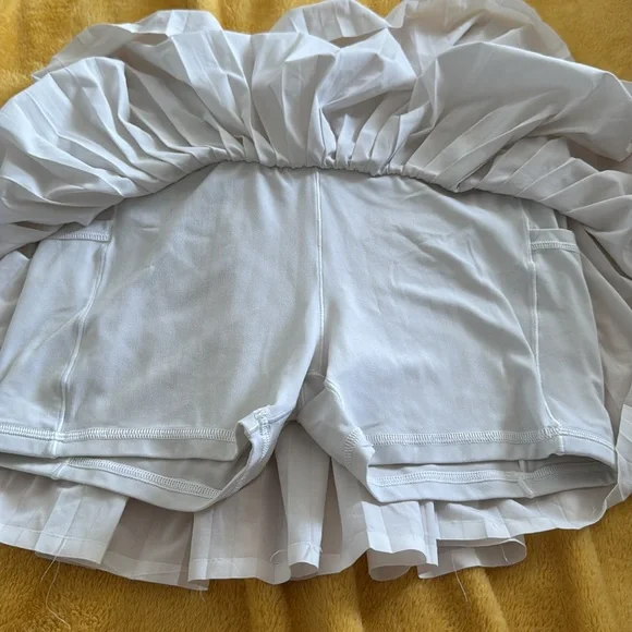 White sport skirt - Picture 4 of 4